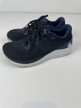 Topo Athletic Phantom 2 women's running shoe Active Sneaker Comfort Size 8 Navy